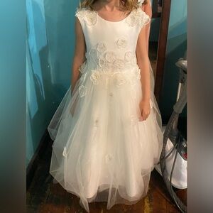 PRINCESS DALIANA EMMIE FLORAL APPLIQUE TULLE FLOWER GIRL DRESS IN SIZE 6